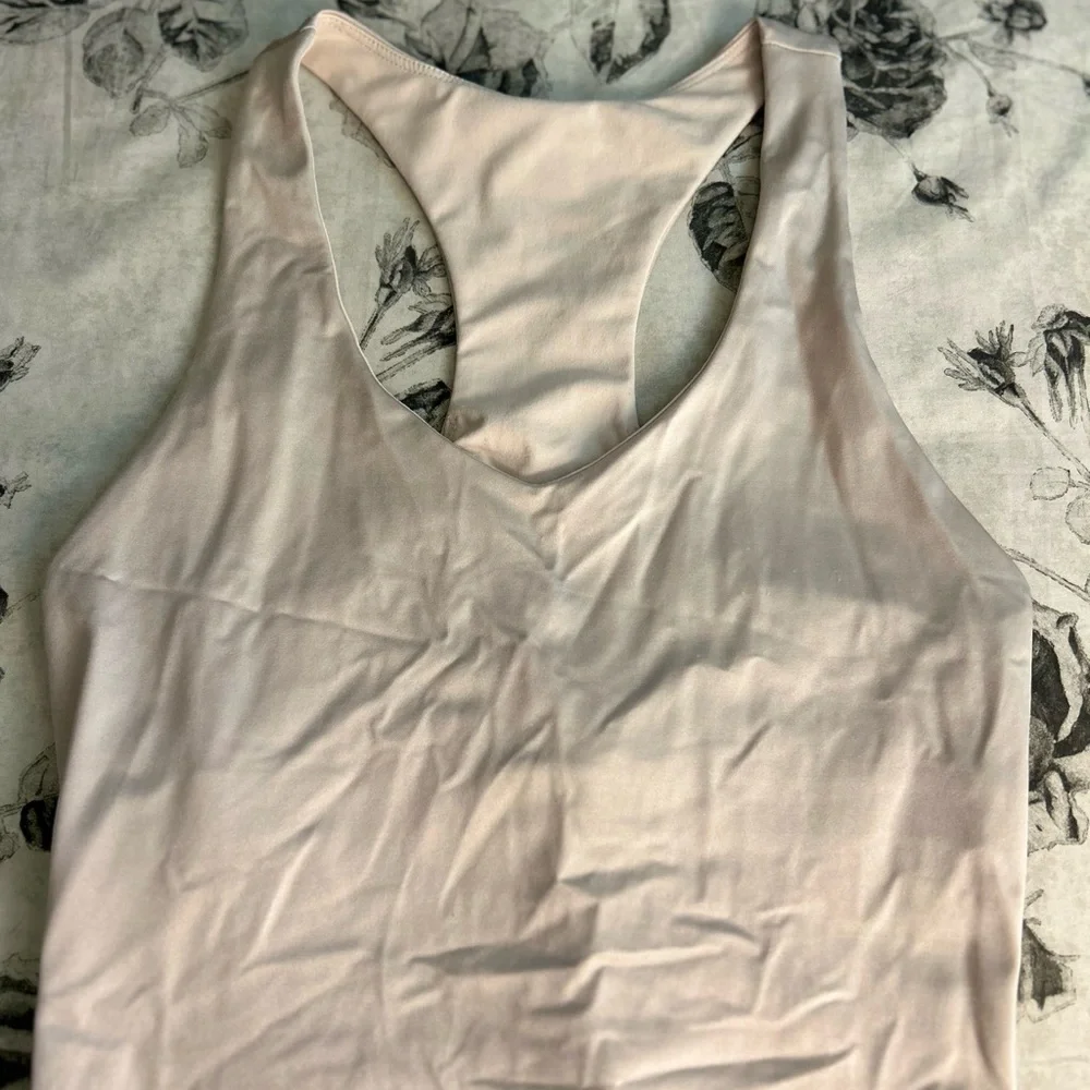 Fabletics Cream Tank Top - Picture 1 of 3